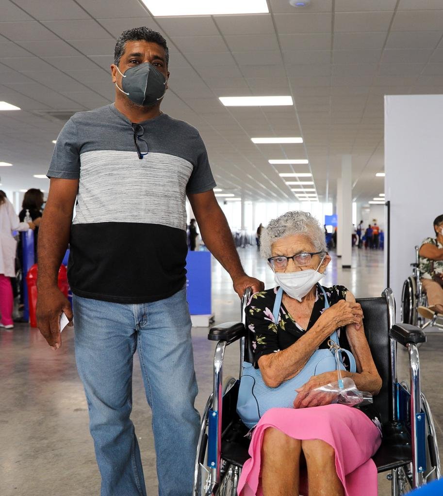 Como doña María, más salvadoreños se inmunizarán hoy del COVID19 en el Megacentro de Vacunación como-dona-maria-mas-salvadorenos-se-inmunizaran-hoy-del-covid19-en-el-megacentro-de-vacunacion